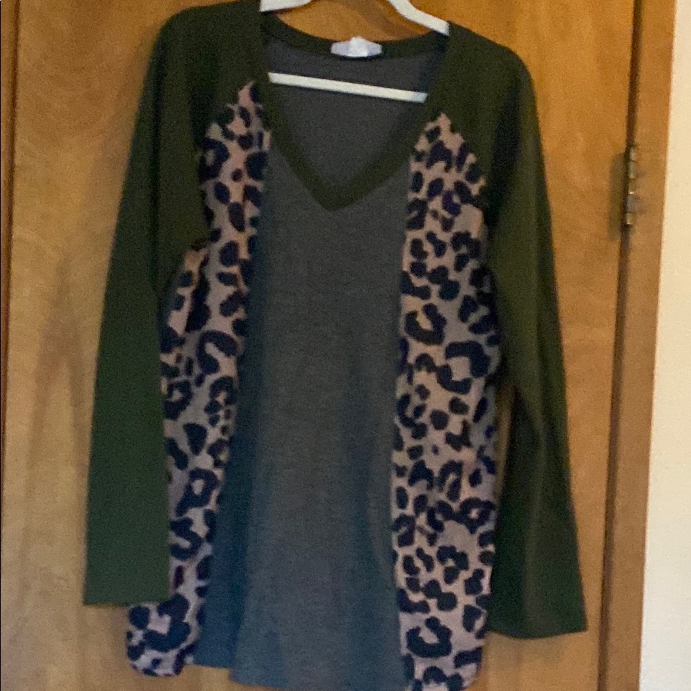 Leopard Print Green and Gray Sweatshirt